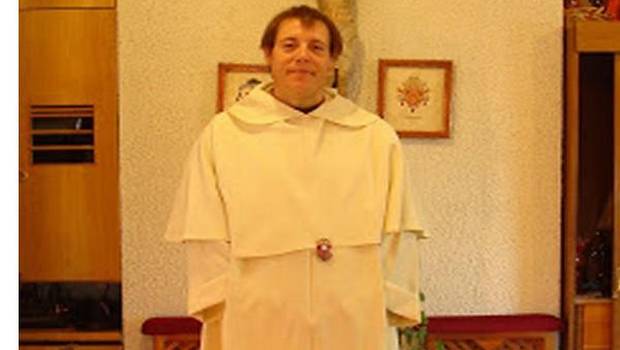 Vaticano suspende de por vida a sacerdote
