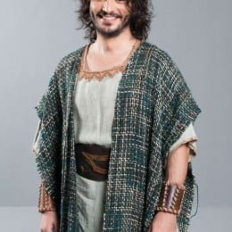 abiu-daniel-siwek-680x1024