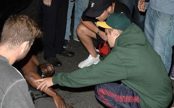 Justin-Bieber-hablando-paparazzi