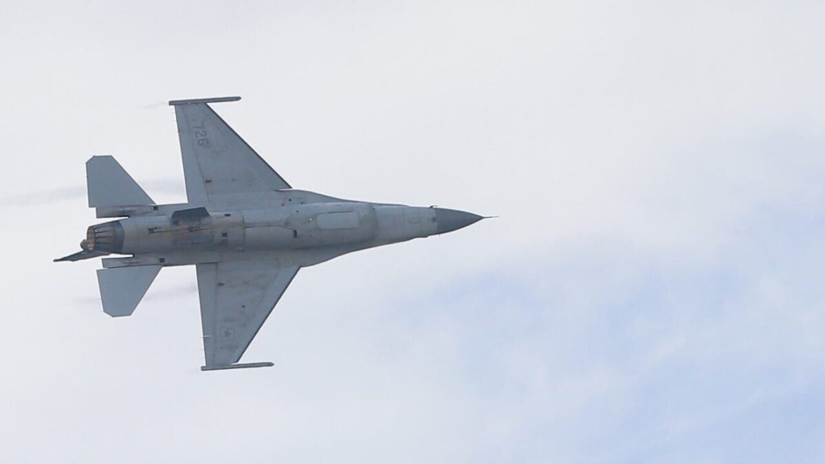 F-16